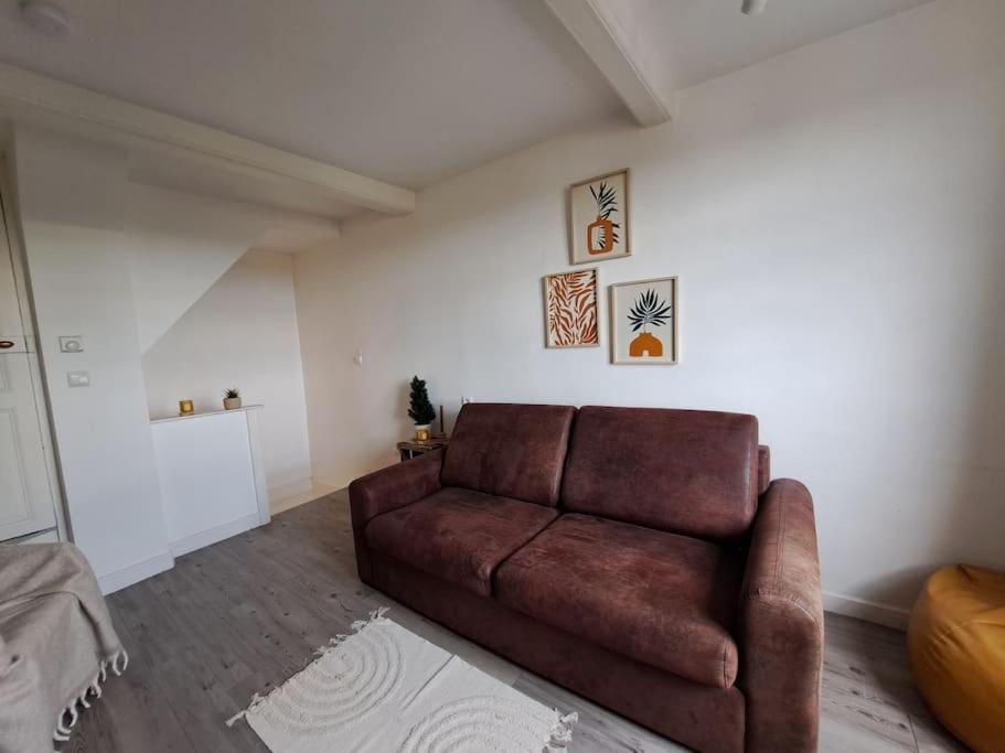 Charmant Duplex A Thiers, Vue Sur La Chaine Des Puys Luaran gambar