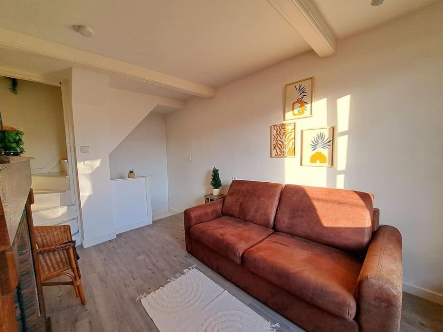 Charmant Duplex A Thiers, Vue Sur La Chaine Des Puys Luaran gambar